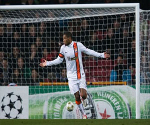 مصر اليوم - الاتحاد الأوروبي يوقف أدريانو