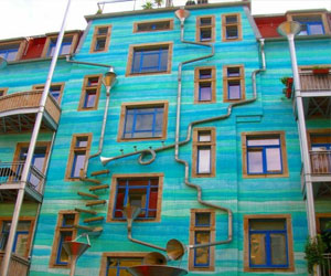   مصر اليوم - البيت الموسيقي يتحول إلى آلة عزف كبيرة عند هطول الأمطار