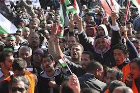   مصر اليوم - آلاف المتظاهرين يطالبون بإصلاحات سياسية في الأردن