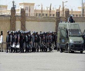 مصر اليوم - 3 هجمات مسلحة على معسكر الأمن المركزي في رفح