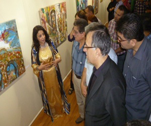 مصر اليوم - آشنا أحمد تفتتح معرضها التشكيلي في آربيل