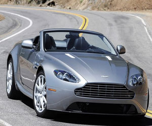   مصر اليوم - أستون مارتن تطلق النسخة الجديدة من  V8 2013