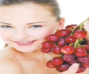   مصر اليوم - دللي بشرتك في العيد بالعنب والزيتون