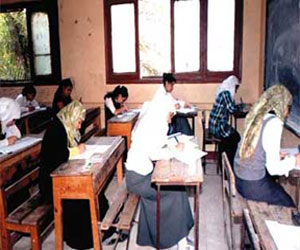   مصر اليوم - الراسبون في المرحلة الأولي يختارون بين النظامين الجديد والقديم