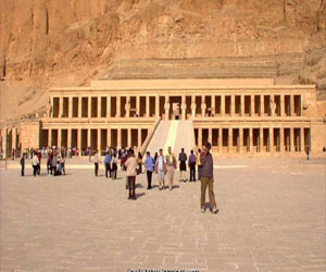   مصر اليوم - أحداث العنف في التحرير تتسبب فى إلغاء الحجوزات السياحية في الأقصر