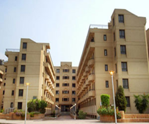   مصر اليوم - كامل وعد بحل مشاكل طالبات المدينة الجامعية بالقاهرة