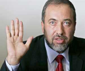   مصر اليوم - إدانة فلسطينية واسعة لزيارة ليبرمان للحرم الإبراهيمي