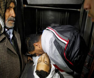 مصر اليوم - مقتل فلسطيني برصاص القوات الاسرائيلية شمال غزة