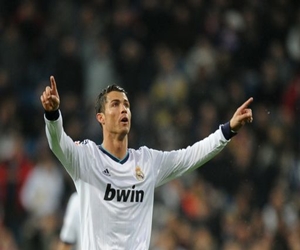   مصر اليوم - كرستيانو رونالدو: مع احترامي للجمهور سأدافع عن مورينيو حتى الموت