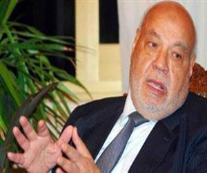   مصر اليوم - أزمة موظفي العدل تزداد تعقيدًا بعد صفع مكي لأحد العاملين