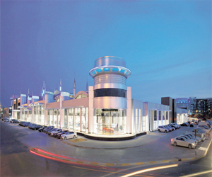 مصر اليوم - أبوظبي موتورز تسلم 5358 سيارة بي إم دبليو وميني