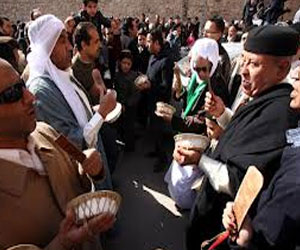   مصر اليوم - الصوفية يحتفلون بالمولد النبوي في التحرير