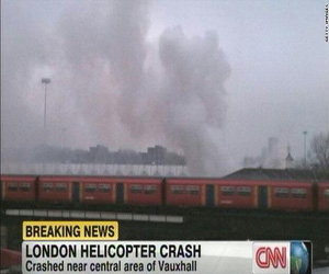   مصر اليوم - تحطم مروحية وسط لندن في ساعة الذروة الصباحية