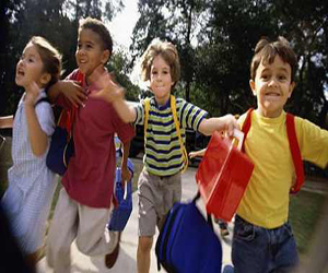   مصر اليوم - عبارات المديح والإشادة تعيق الأداء الدراسي للأطفال