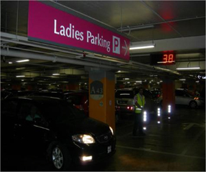   مصر اليوم - مواقف سيارات خاصة للنساء في ماليزيا