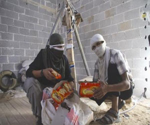 مصر اليوم - القبض على تاجر فلسطيني تسلل إلى مصر لتهريب مواد غذائية