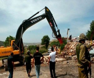 مصر اليوم - الإحتلال الإسرائيلي يهدم قرية باب الشمس للمرة الثانية