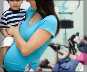 مصر اليوم - سلطة المرأة في منزلها تكبح سعيها لها بالعمل