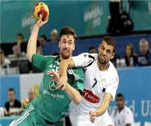 مصر اليوم - الجزائر تخسر وتهدي مصر تذكرة الدور الثاني بمونديال اليد