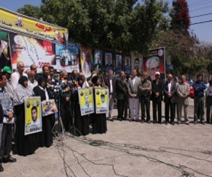   مصر اليوم - مهجة القدس تقيم خيمة تضامن للأسرى أمام مقر UNDP في غزة