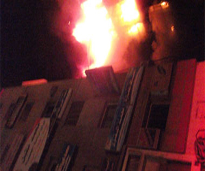   مصر اليوم - رجال الحماية يواصلون جهودهم للسيطرة على حريق في محكمة الجيزة