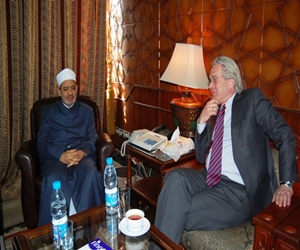   مصر اليوم - الطيب يؤكد لسفير النرويج ثقة المصريين في عبور المرحلة