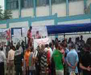   مصر اليوم - سكان النهضة ينظمون اعتصامًا لمطالبة الحكومة بشقق سكنية