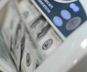   مصر اليوم - تفاقم أزمة عملة مصر بوصول سعر الدولار لـ 6.65 جنيها