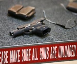   مصر اليوم - توقيف مراهق بتهمة قتل 5 أشخاص بينهم 3 أطفال في الولايات المتحدة