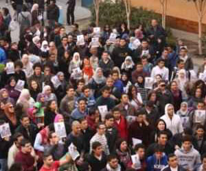   مصر اليوم - طلاب اليسار في جامعة قناة السويس يدعون إلى استكمال الثورة