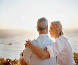 مصر اليوم - دعم الأزواج المعنوي من أهم عوامل إطالة أعمارهم