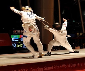 مصر اليوم - سيدات الصين يحرزن لقب بطولة الجائزة الكبرى للمبارزة قطر 2013