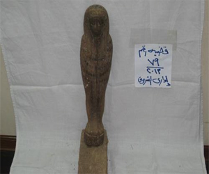   مصر اليوم - ضبط  863 قطعة أثرية مع سائق في طريق مصر-السويس