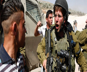   مصر اليوم - صدامات بين متظاهرين وشرطيين فلسطينيين في رام الله