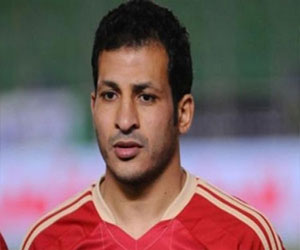   مصر اليوم - معوض يجدد عقده مع النادي الأهلي