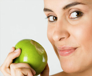 مصر اليوم - التفاح يجنبك زيارة الطبيب