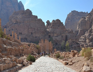   مصر اليوم - بترا المفقودة في الأردن ضمن عجائب الدنيا
