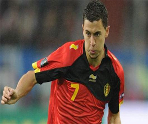   مصر اليوم - هازارد يعتذر لجامع الكرات بعد تصرفه المشين