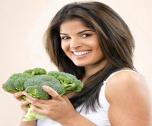 مصر اليوم - الأغذية الطبيعية تقي من أمراض العين