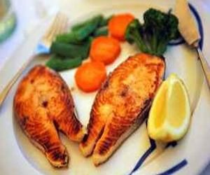 مصر اليوم - تناول الأسماك الغنية بالدهون تقي من أمراض القلب