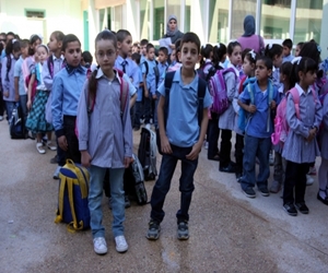 مصر اليوم - طلبة غزة يعودون إلى مقاعدهم السبت والضفة الأحد