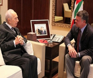   مصر اليوم - بيريز يلتقي العاهل الأردني في دافوس ويبحث معه تحريك عملية السلام