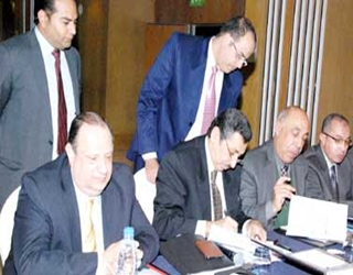   مصر اليوم - تشغيل الموانيء الجافة فى العطلات الرسمية دعمًا للمصدرين