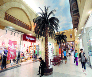   مصر اليوم - عناصر نسائية لحماية المستهلك في أسواق دبي