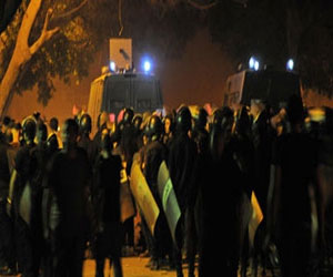   مصر اليوم - الأمن ينسحب من دار القضاء بعد شائعة هجوم الـبلاك بلوك