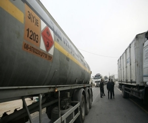   مصر اليوم - عودة نقل المواد البترولية بين السويس وبورسعيد بعد توقف 3 أيام