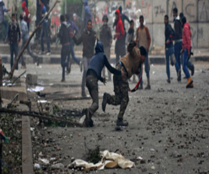   مصر اليوم - حبس 33 متهمًا في أحداث التحرير للشروع في قتل ضباط وسرقة مدرعاتهم