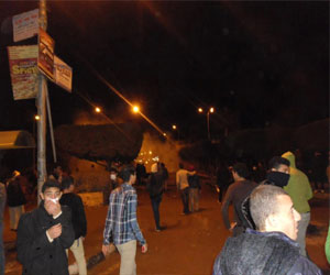   مصر اليوم - تجدد الاشتباكات بين الأمن والمتظاهرين في كفر الشيخ