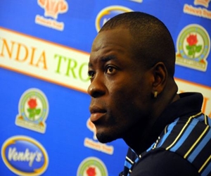   مصر اليوم - سامبا يرحل عن آنجي الروسي دون إذن هيدنيك