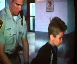   مصر اليوم - التحقيق مع طفل في السابعة من العمر 7 ساعات بتهمة سرقة 5 دولارات